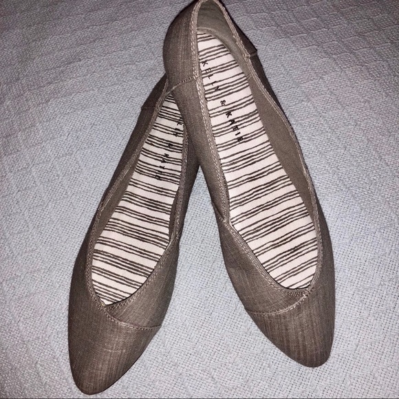 Kelly & Katie Shoes - Kelly & Katie Zoe Canvas Ballet Flats | NWOT - (#1307)